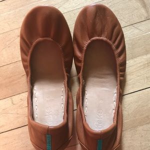 Chestnut Brown Tiek Flats